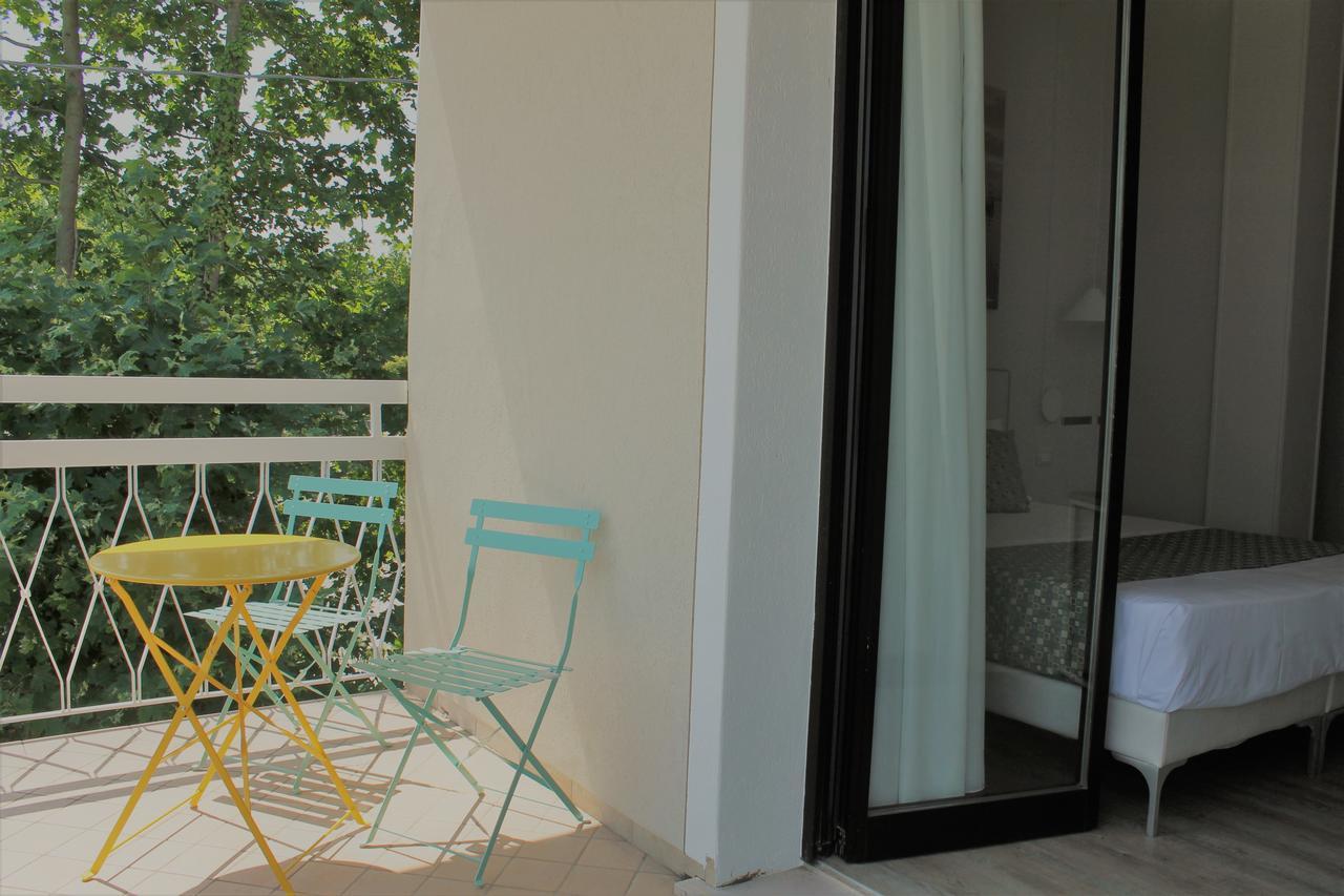Lake Garda Beach Hostel Padenghe sul Garda Bagian luar foto